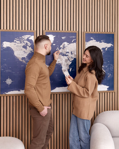 Pinnwand-Weltkarte mit Nadeln – XL-Kork-Triptychon-Wandkarte in Schwarz